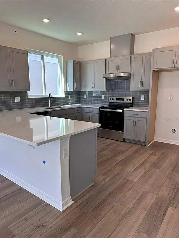 4 bed, 3.0 bath, 2387 sqft, $2,850 — Photo 4