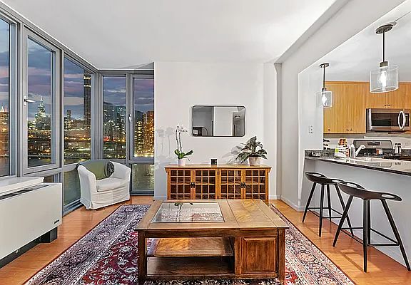 2nd image of 455 Main St APT 14C