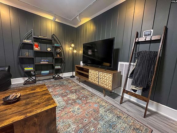 3rd image of 3132 Lakewood Ave