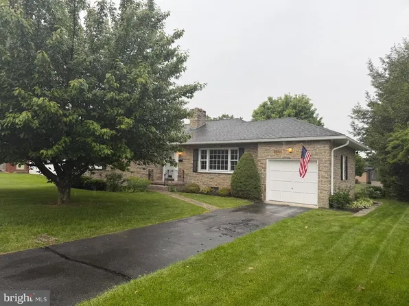 175 Orchard Cir, Greencastle, PA 17225
