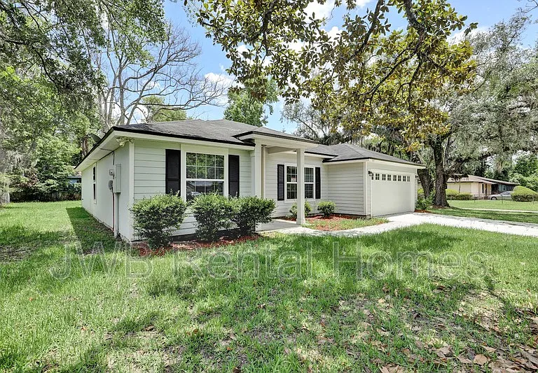 10351 Pinehurst Dr — Photo 20