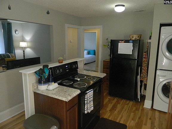 2nd image of 27 Rose Dr