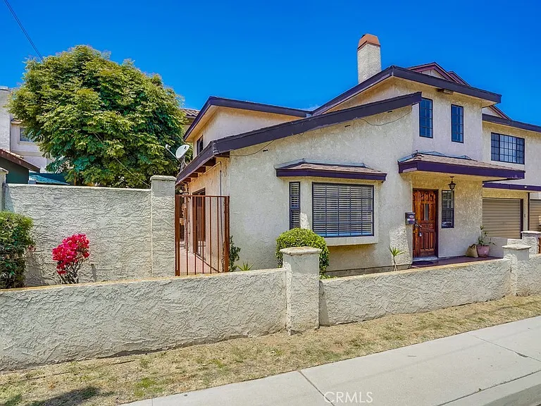 1307 Mackay Ln — Photo 2