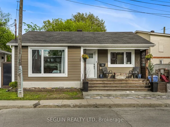 281 Hampden St, Hawkesbury, ON K6A 1Y4