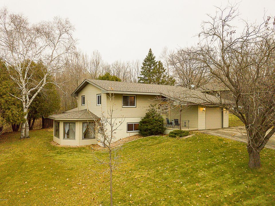1st image of 613 2nd Ave NE