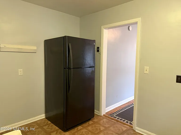 1071 Reiman St — Photo 8