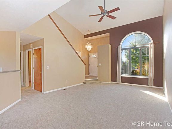 4th image of 5566 Brittany Dr SE