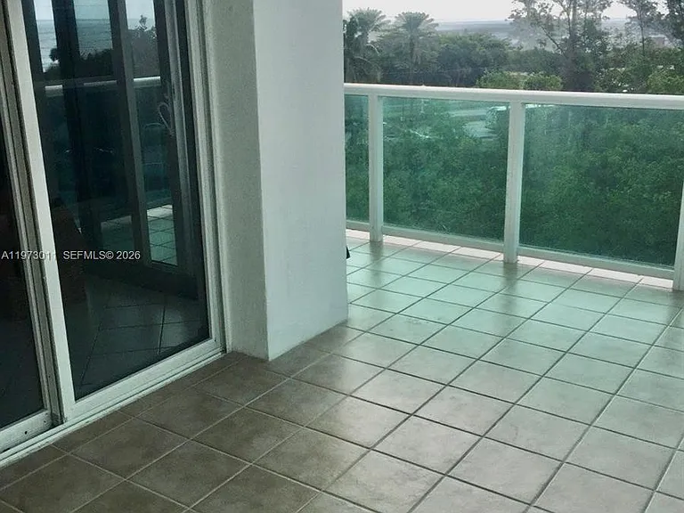 100 Bayview Dr #516 — Photo 1
