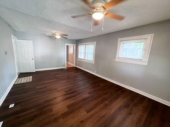 2517HighlandLivingRoom_08082022