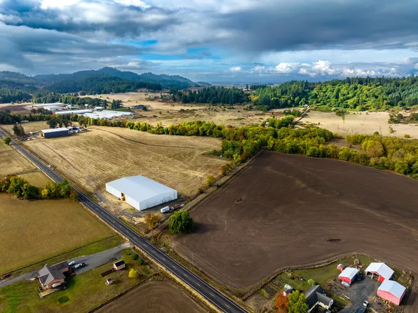 26160 Gap Rd, Brownsville, OR 97327