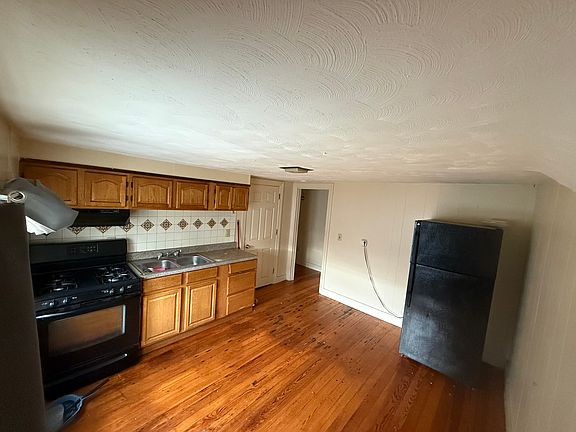3rd image of 157 Sumter St Floor 3