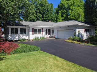 8 Bradford Dr, Syracuse, NY 13224