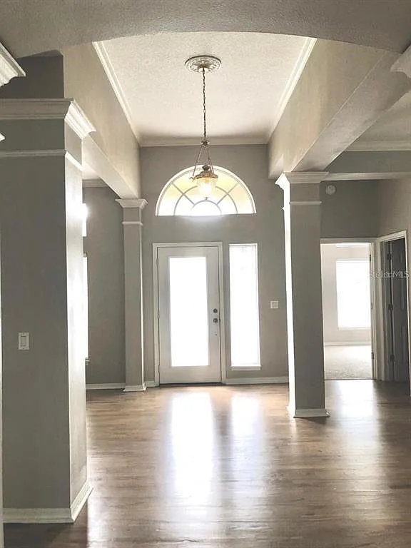 5 bed, 4.5 bath, 3060 sqft, $3,995 — Photo 3