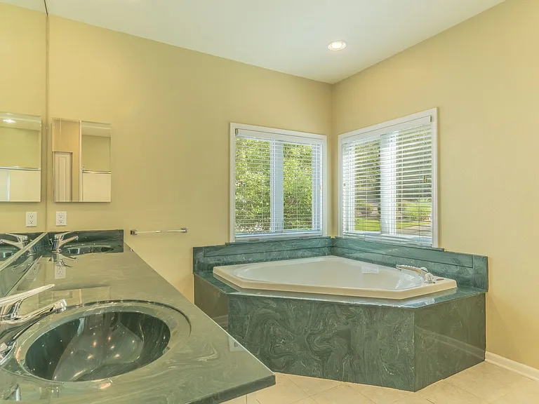 10 Lindura Ln — Photo 28