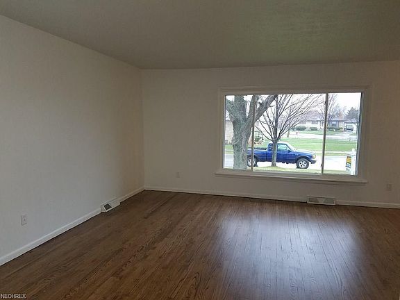 5th image of 9583 Idlewood Dr