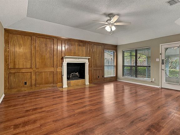 2nd image of 2935 Ridgewood Dr