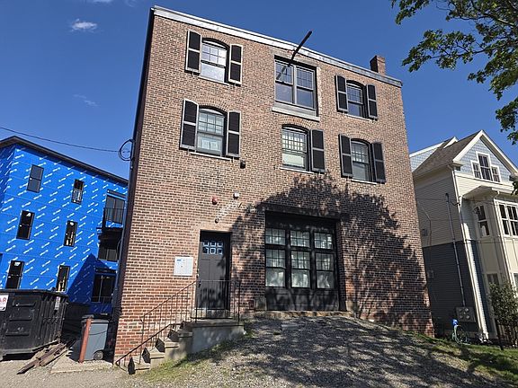 4th image of 14 Meehan St