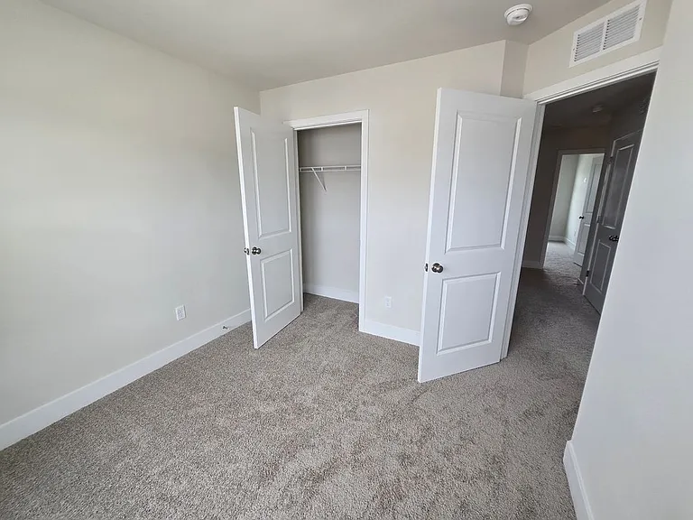 180 Sioux Loop — Photo 3