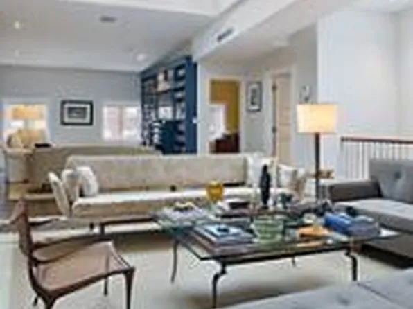 20 East 10th Street image 1 of 10