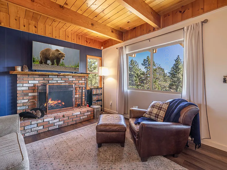 1086 Whispering Forest Dr — Photo 15