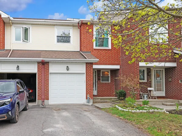 10 Maravista Dr, Ottawa, ON K2J 2Z5