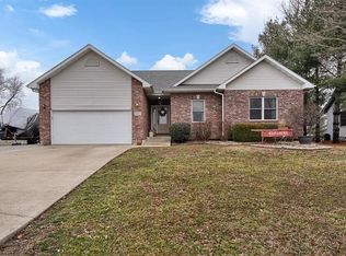 924 Holiday Point Pkwy, Edwardsville, IL
