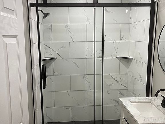 4th image of 3242 W Hamilton Ave