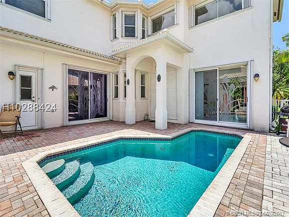 4th image of 17084 NW 16th St