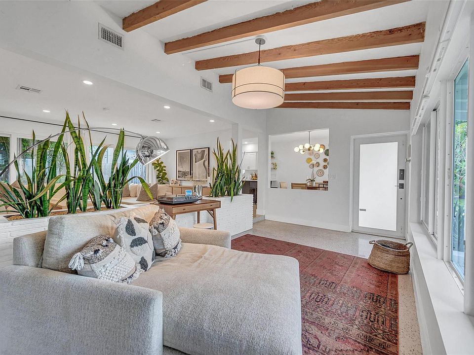1st image of 2111 NE 3rd Avenue