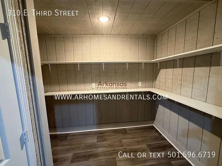 310 E 3rd St — Photo 13