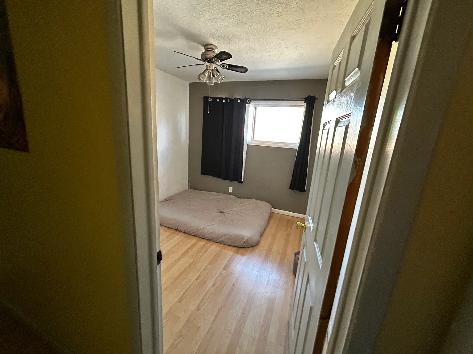4 bed, 2296 sqft, $600 — Photo 2