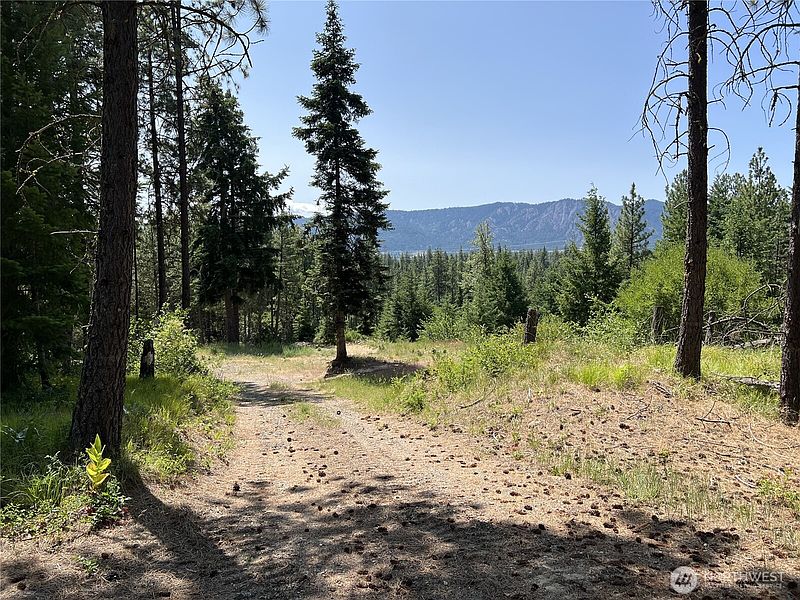 2nd image of 1571 Summit View Road