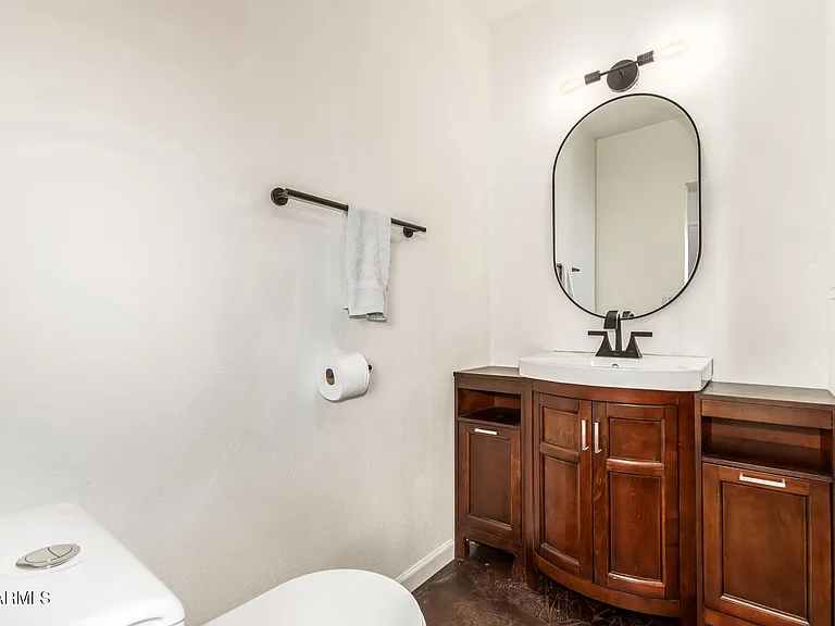 2402 W Weldon Ave — Photo 15