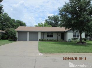 4005 Willow Bend Rd, Benbrook, TX 76116