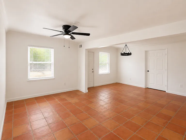 410 S Ocean Breeze #4 — Photo 5