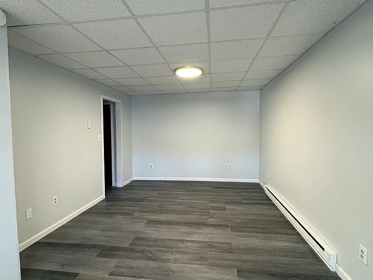 563 Washington Ave — Photo 8