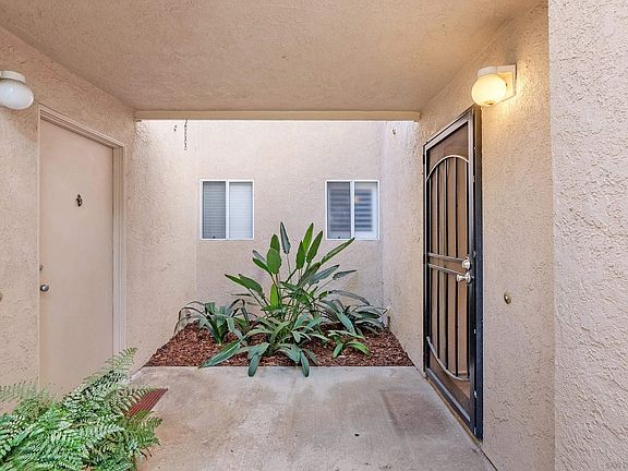 3rd image of 11325 Avenida De Los Lobos