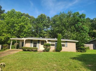 1035 Linden Dr, Kosciusko, MS 39090