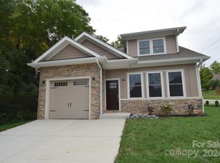 1 Jennlynn Dr, Arden, NC 28704