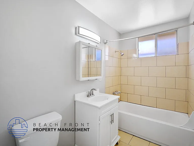 1545 Pine Ave — Photo 13