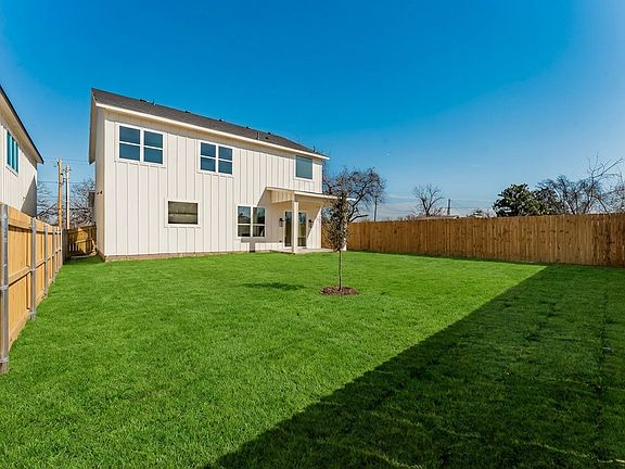 3rd image of 3022 Rochester St