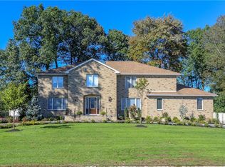 3 Deforest Ct, West Nyack, NY 10994