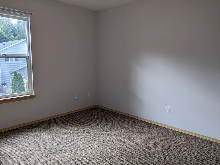 1169 Hudson St — Photo 15