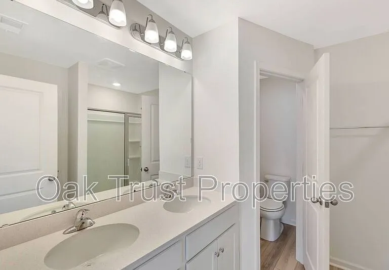 500 Trotters Ln — Photo 19