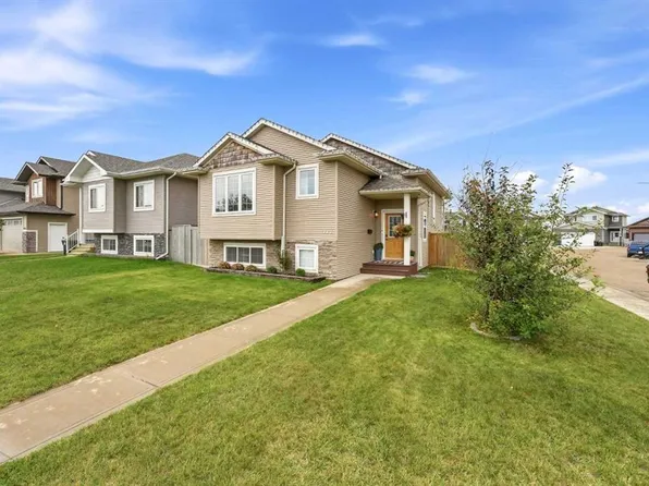 117 N Portway Close, Blackfalds, AB T4M 0G7