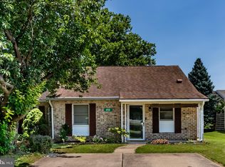 858 Rustic Hill Dr, Chambersburg, PA 17201