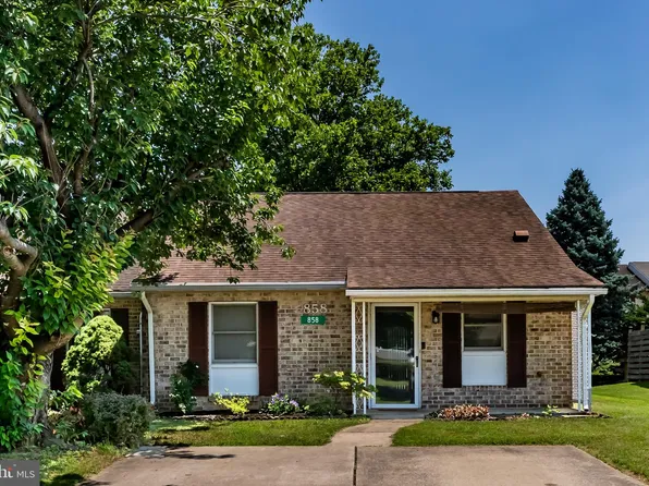 858 Rustic Hill Dr, Chambersburg, PA 17201