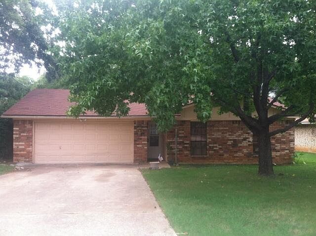 2nd image of 714 Henslee Dr