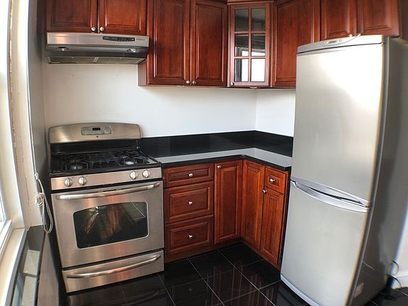 5th image of 200 W 108th St #17Q