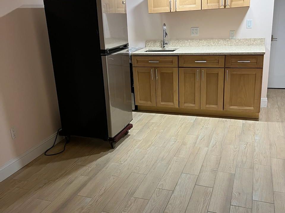1st image of 292 Hayward St #1
